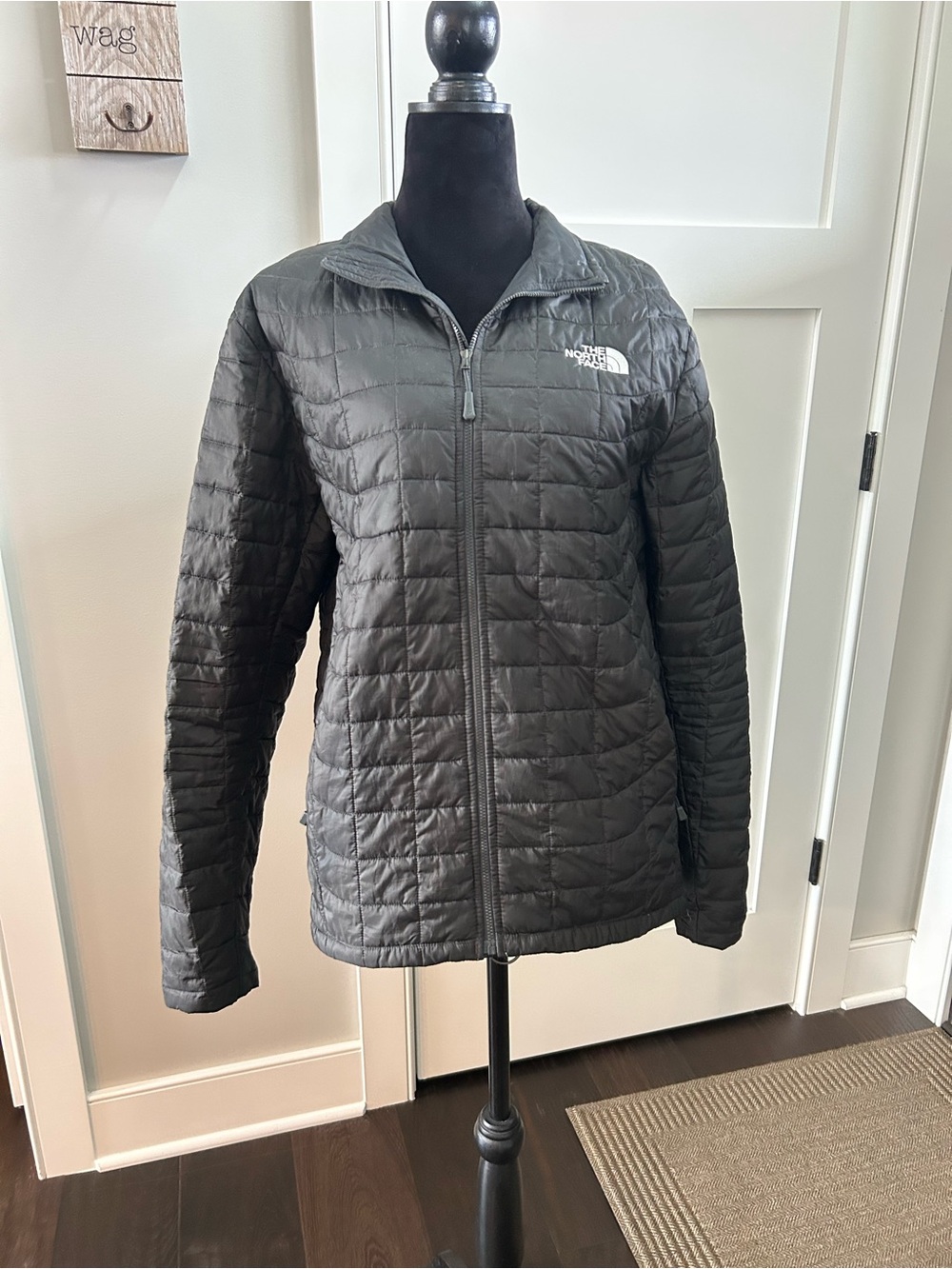 The North Face Men's Charcoal Quilted Lightweight Puffer Jacket